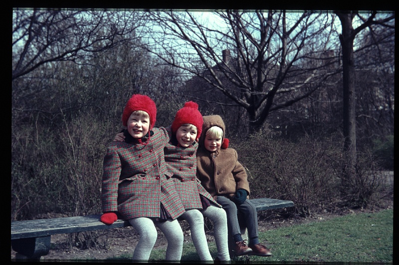 01.Delft feb 1968 Brigitte,Marion,Peter.JPG